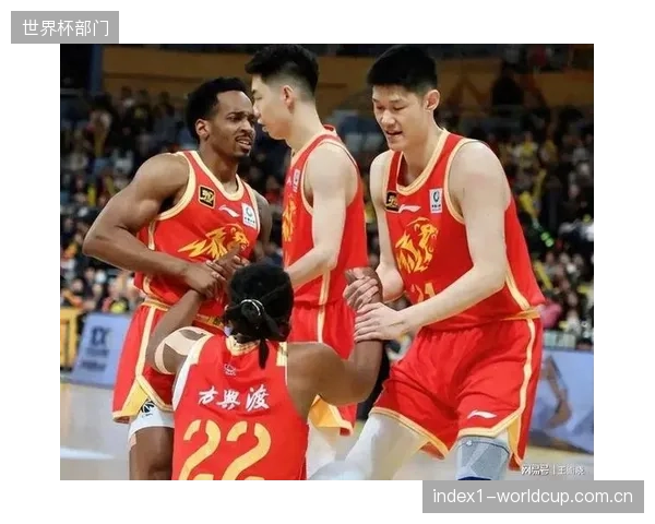 传统强队广东队本赛季表现不佳，球队核心阵容老化问题亟待解决。